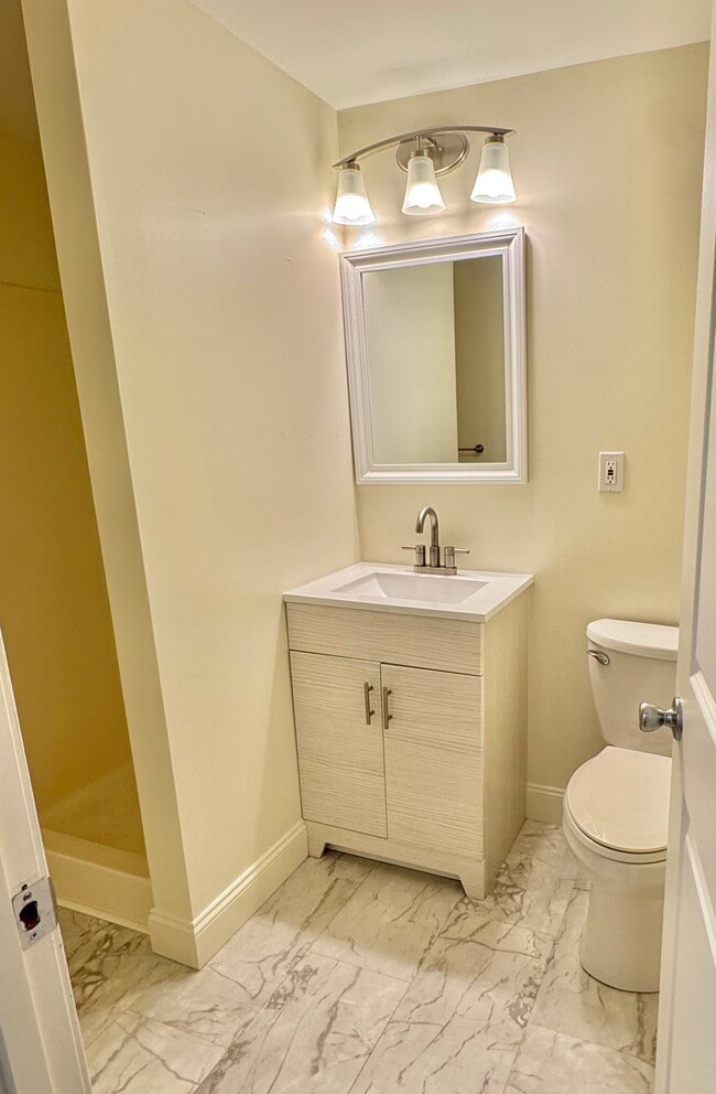 Photo - 20 Old Orchard Rd Unit 10