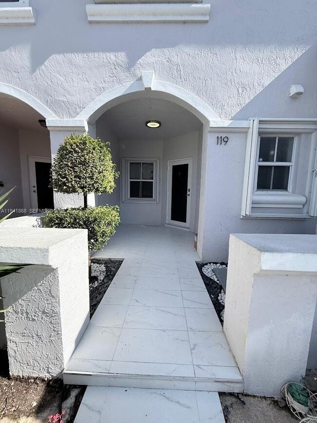 Building Photo - 119 SW 168th Terrace Unit 119