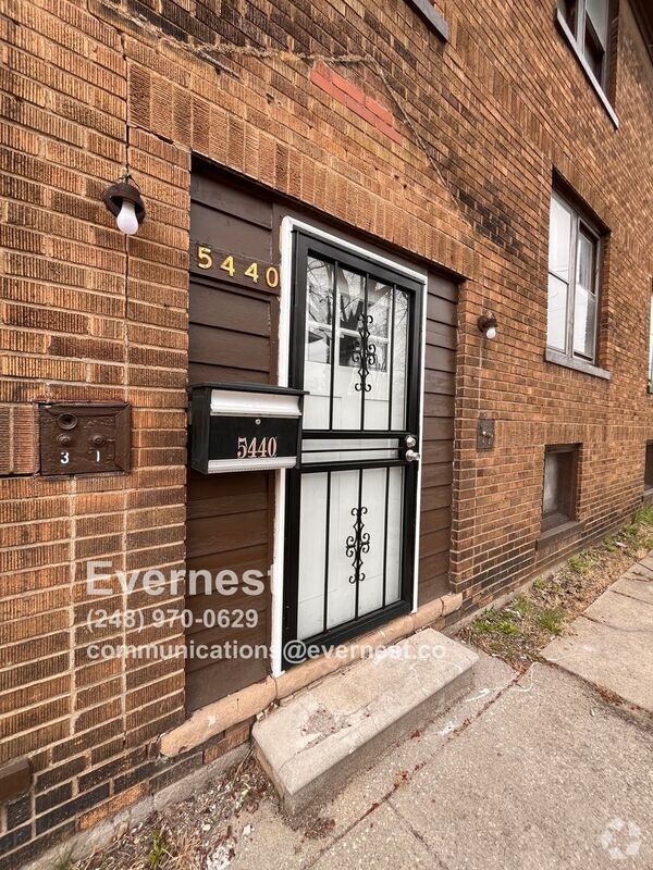 Building Photo - 5440 Milford St Rental