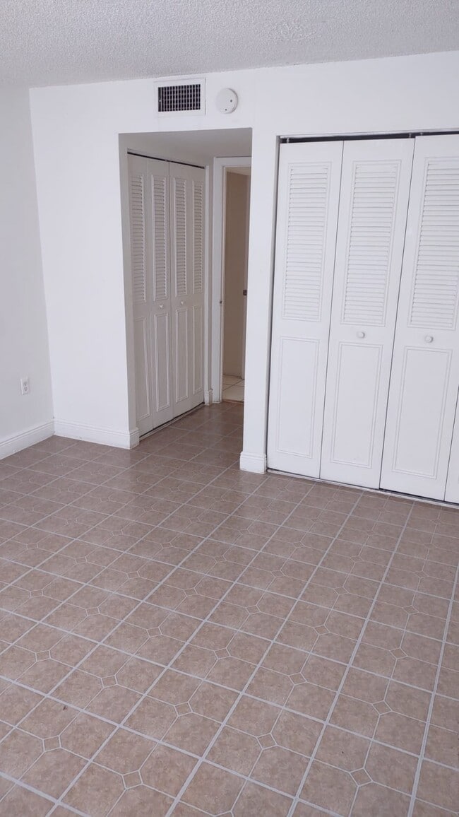 Photo - 496 NW 165th St