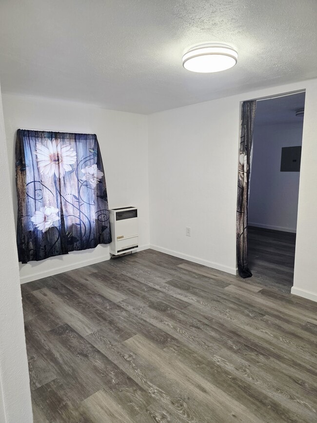 Photo - 603 W Chewelah Ave