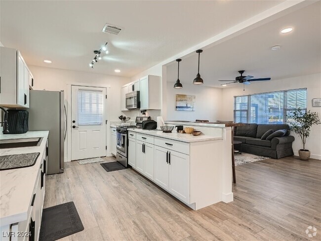 Building Photo - 75 Constitution Ave Rental
