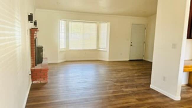 Photo - 633 Las Colinas St