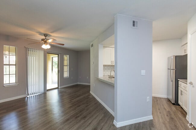 1BR, 1BA - 650SF - 14555 Bruce B Downs Blvd Tampa, FL 33613