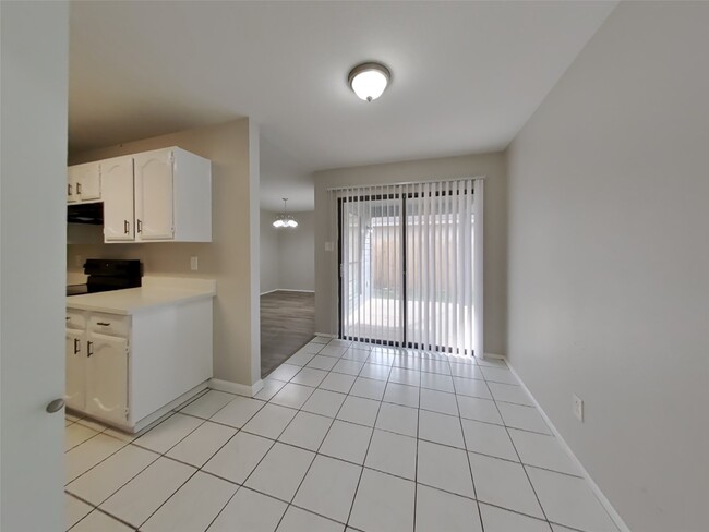 Photo - 2806 Quail Run Dr