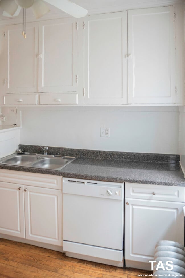 Photo - 3902 W Argyle St Unit 3A