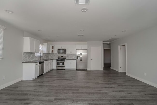 Photo - 3915 Brighton Ave Unit 3915 1/2