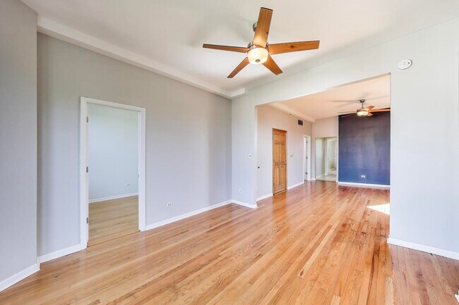 Photo - 2733 N Mozart St Unit 3