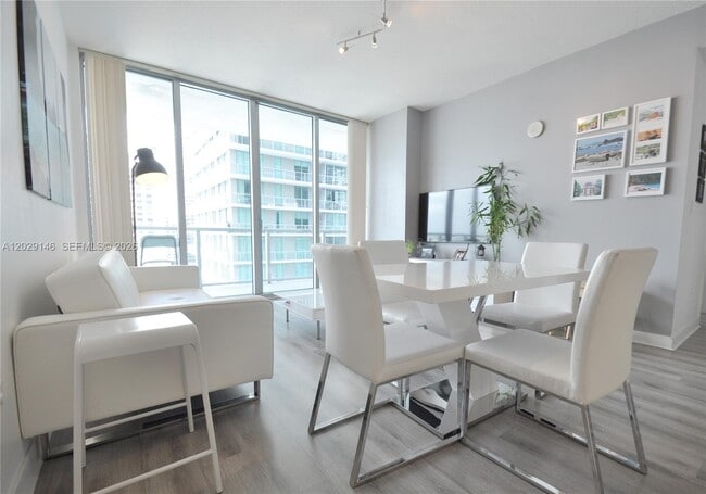 Photo - 79 SW 12th St Unidad 2410-S