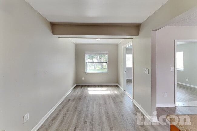 Photo - 1404 Fernwood Pl