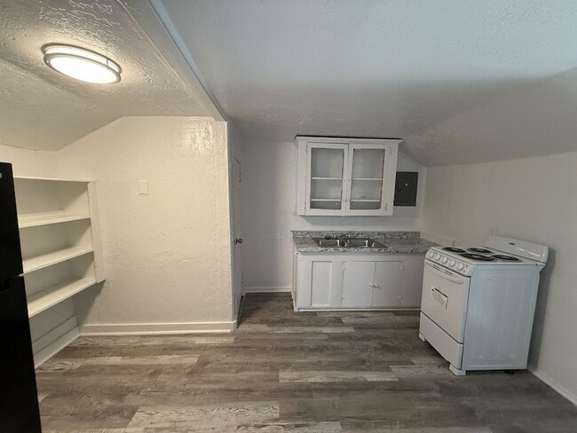 Photo - 2567 Rusk St