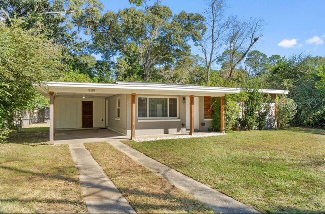 Charming 3-Bedroom Home in Pensacola! - Charming 3-Bedroom Home in Pensacola!