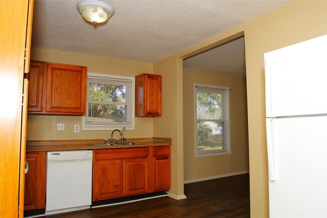 Photo - 520 Mckee St