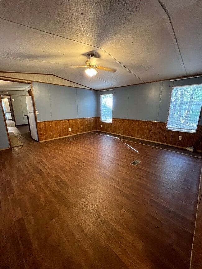 Photo - 103 Thompson Rd