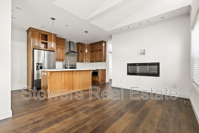 Building Photo - 144 Larkwood Cir