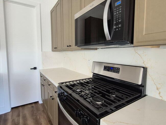 Photo - 3003 Delano St