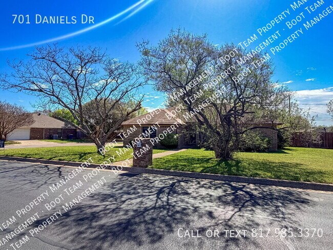 Photo - 701 Daniels Dr