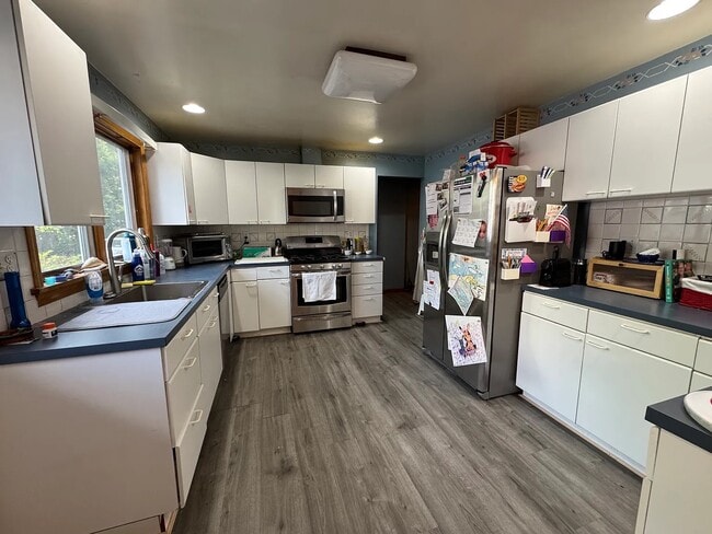 Building Photo - 229 Chapel St