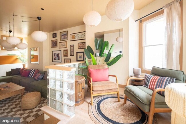 Photo - 2021 4th St NW