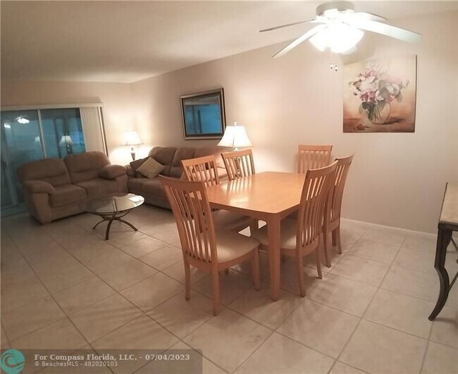 Photo - 4700 Washington St