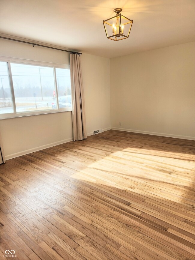 Photo - 9502 E 600 S