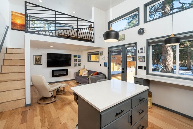 Photo - Hiatus Hideaway #3 - Close to Old Mill - S...