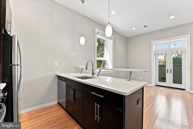 655 59 N 16th Street Unit 1