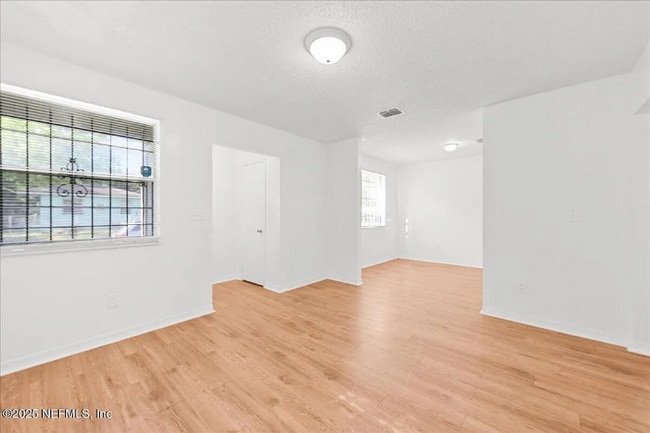 Photo - 1603 W 29th St