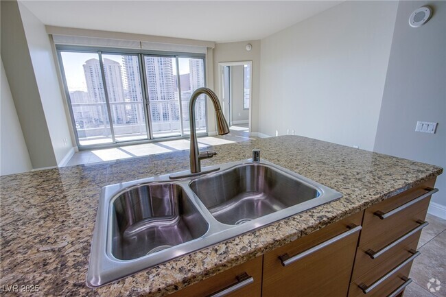 Building Photo - 222 Karen Ave Unit 2303 Rental