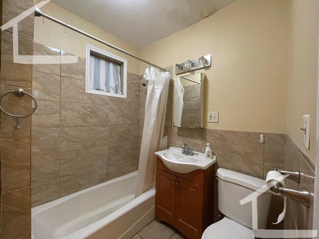 Photo - 192 Kelton St