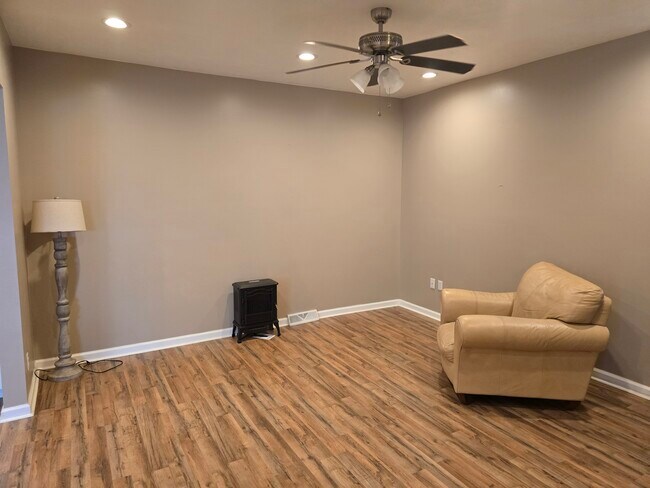 Photo - 633 Bessemer Ave