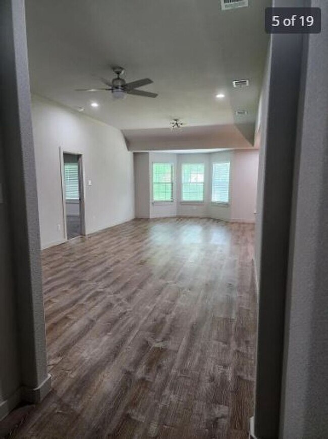 Photo - 4740 Fellows Ln