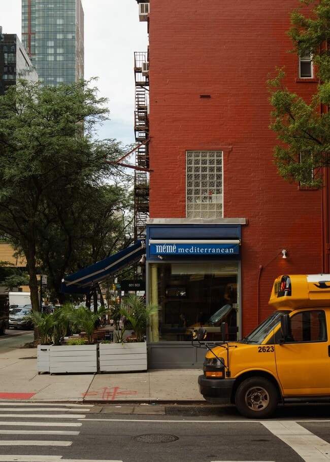 Photo - Mercedes House
