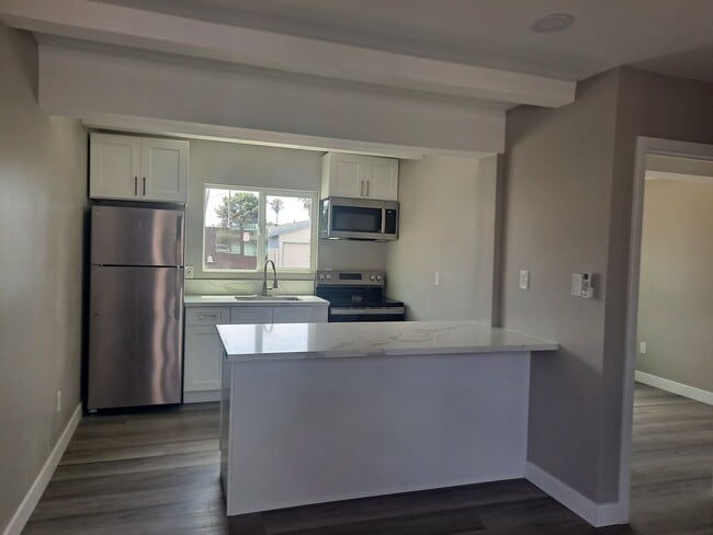 Building Photo - downstairs 1 bedroom /Split AC/ washer and... Unit 2129 Rental