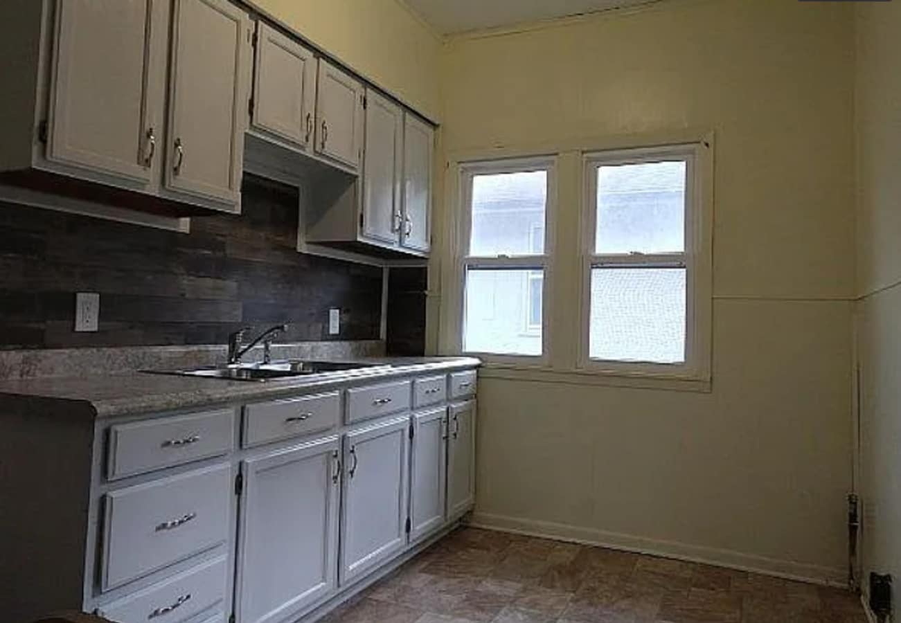 Photo - 2 Bedroom Home with hard surface flooring!