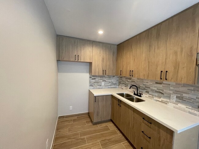 Photo - 20301 Cohasset St Unidad 5