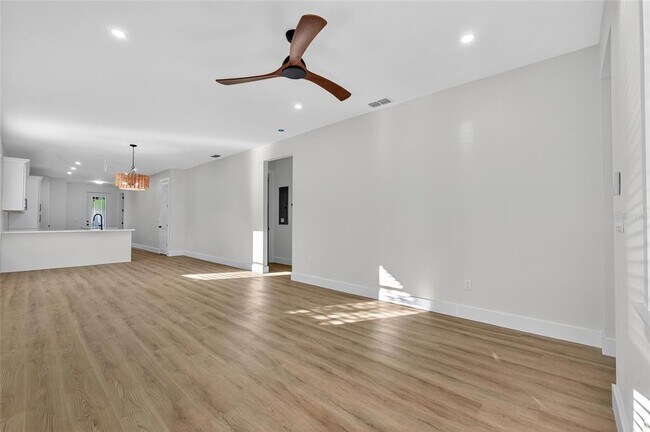 Photo - 1515 E Knollwood St