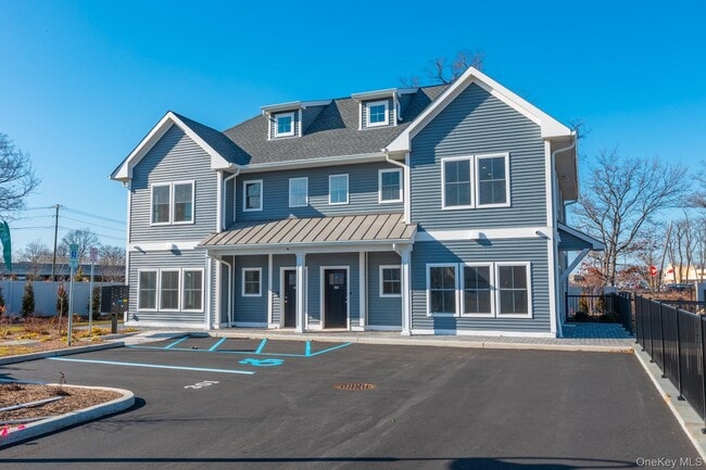 Building Photo - 843 Lake Blvd Unit 205