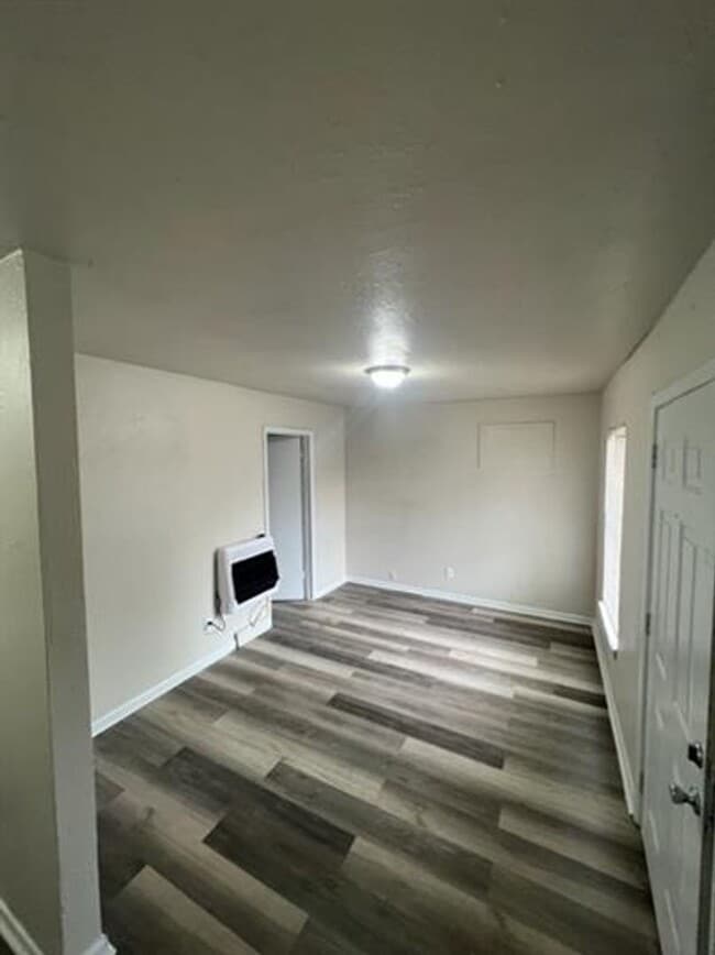 Photo - Perfect 1 bed unit located within walking distance of Woodson Park