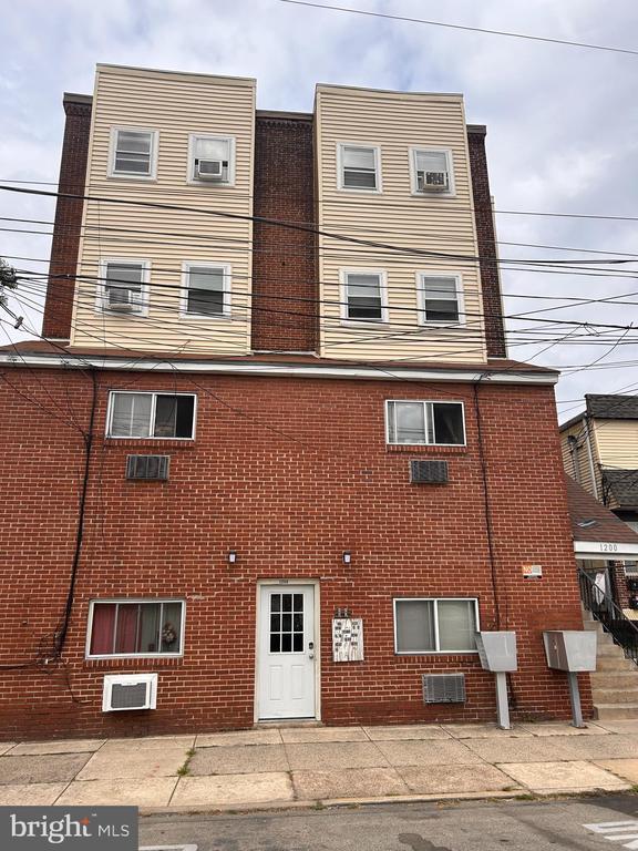 Building Photo - 1200 E 9th St Unit 102 Rental