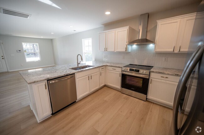 Building Photo - Completely Renovated 3 Bedroom, 2.5 Bath H... Rental