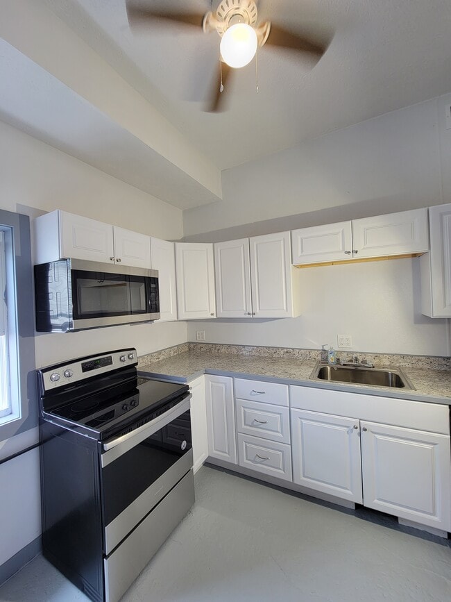 Building Photo - 808 E Water St Unit B