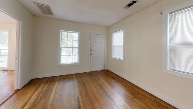 Photo - Lakeview Drive Cottage