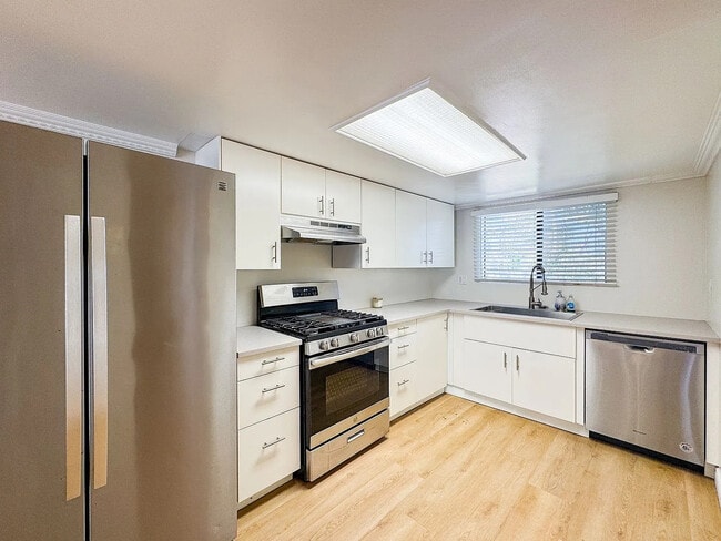 Building Photo - 620 W Hyde Park Blvd Unit 313