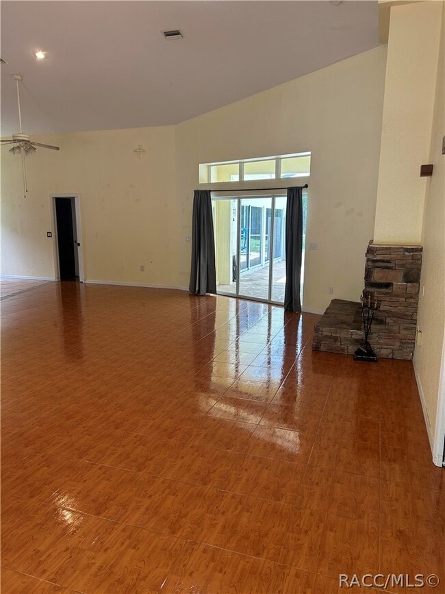 Photo - 1229 E Rockefeller Ln