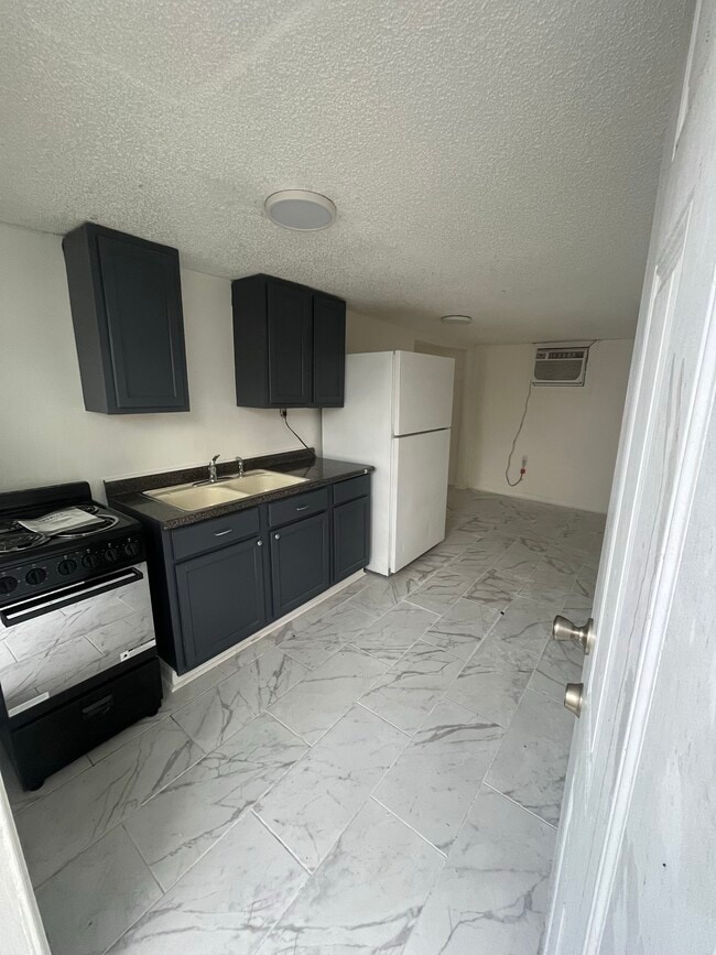 Photo - Powell Ave #2