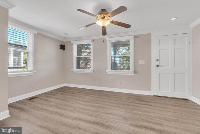 Photo - 19 Pleasant St