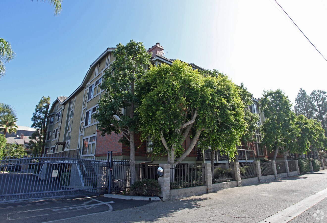 Photo - Regent Court