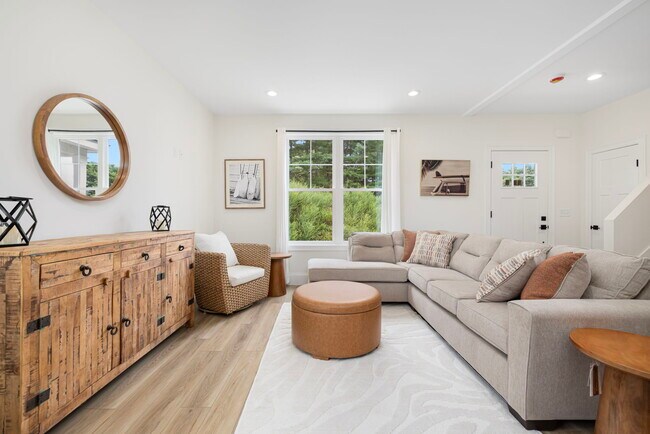 Photo - 50 S County Trl