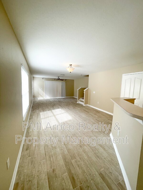 Photo - 10840 Johanna Ave